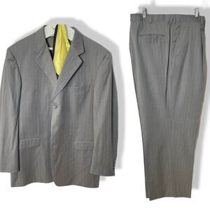 Burberry men's suit gray pinstripe wool 46L coat/38 pants